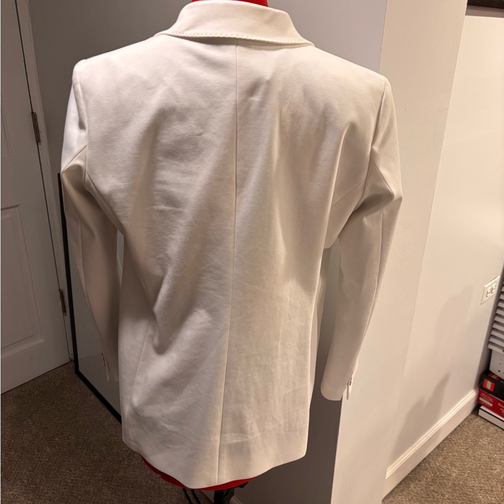 Gorgeous creamy white blazer by Vilagallo size 42 - Picture 4 of 7